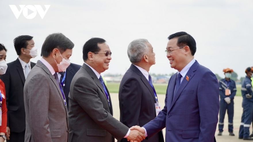 Vietnamese NA Chairman’s visit in Lao media spotlight